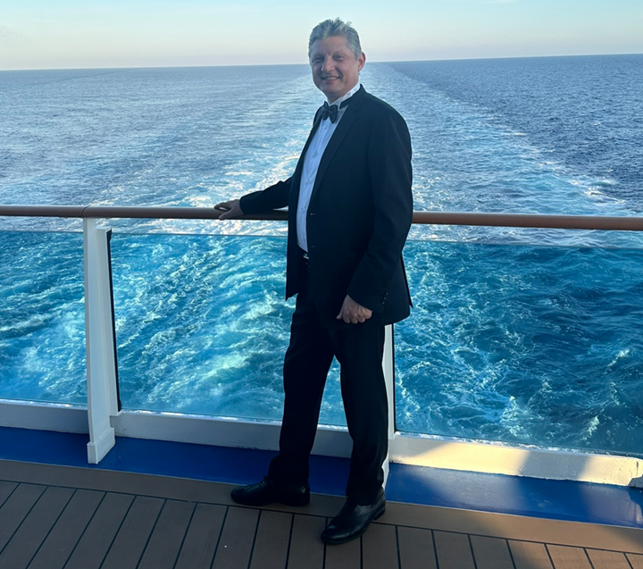 Dr. Amin Ghafooripour